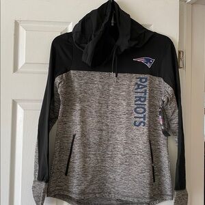 New England Patriot woman’s Cowl neck hoodie pullover L NEW